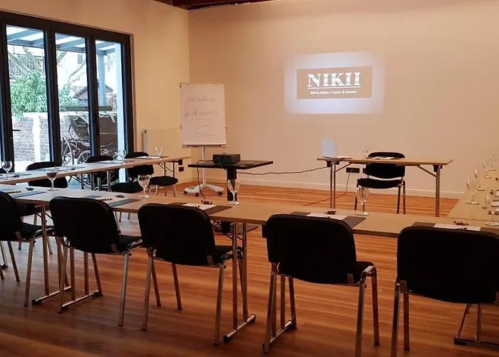 מלון Nikii Boutique 3*