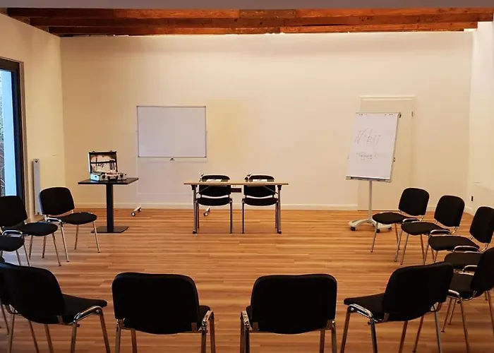 Nikii Boutique 3* Leverkusen